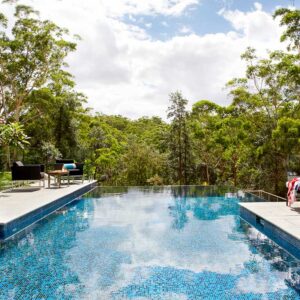 Tiled Wet Edge pool