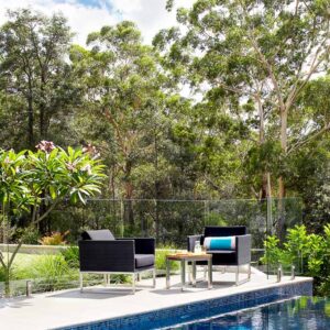 Tiled Wet Edge Pool Design