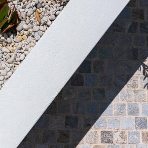 Cobble driveway with classic charm