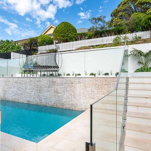 Modern pool design with elegant features