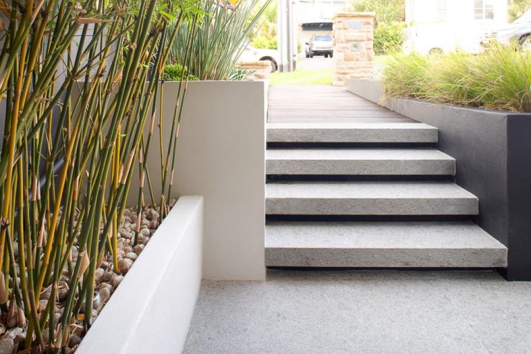 Floating steps concrete in gardens