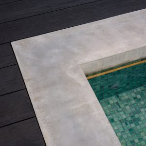 polish concrete coping
